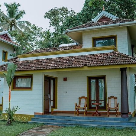 The World Backwaters, Alleppey Hotel Kumarakom Exterior photo