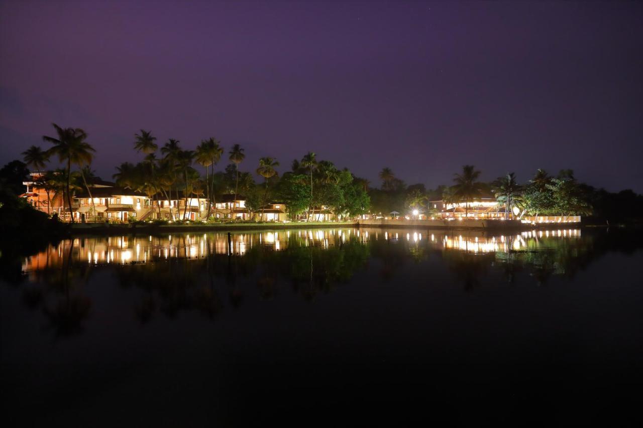 The World Backwaters, Alleppey Hotel Kumarakom Exterior photo