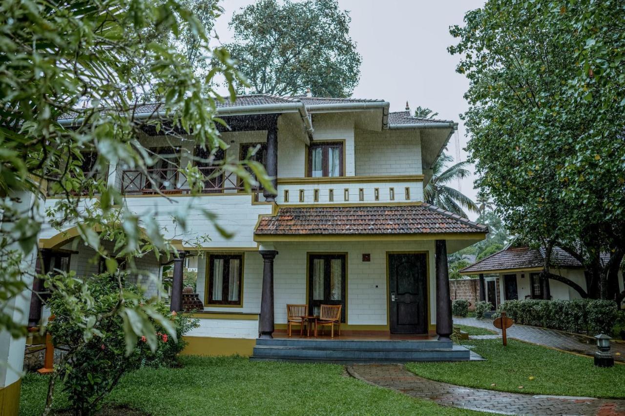 The World Backwaters, Alleppey Hotel Kumarakom Exterior photo