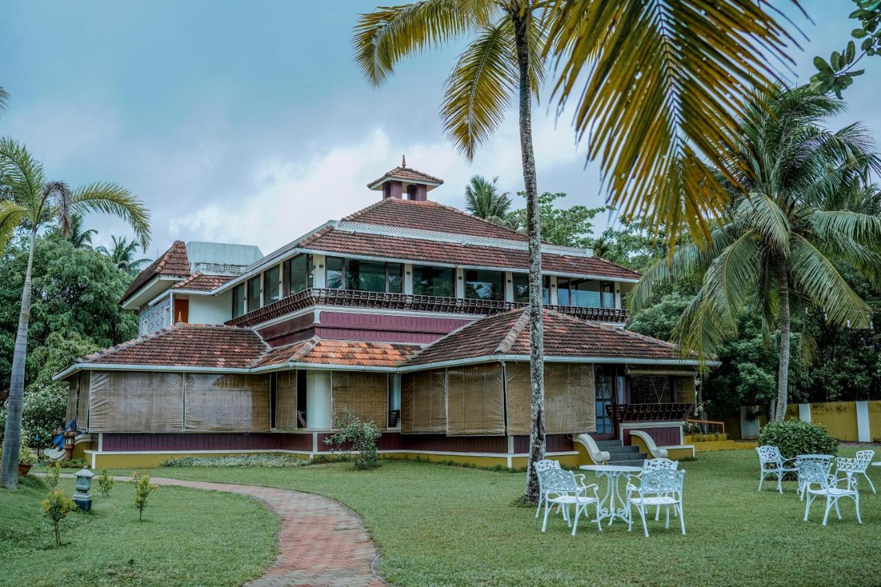 The World Backwaters, Alleppey Hotel Kumarakom Exterior photo